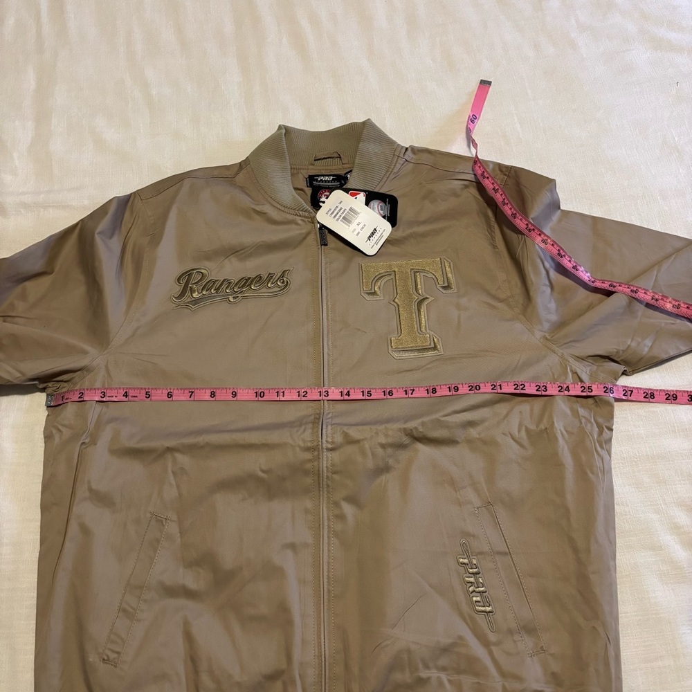 Pro Standard Texas Rangers Neutral Bomber Jacket - Picture 9 of 12